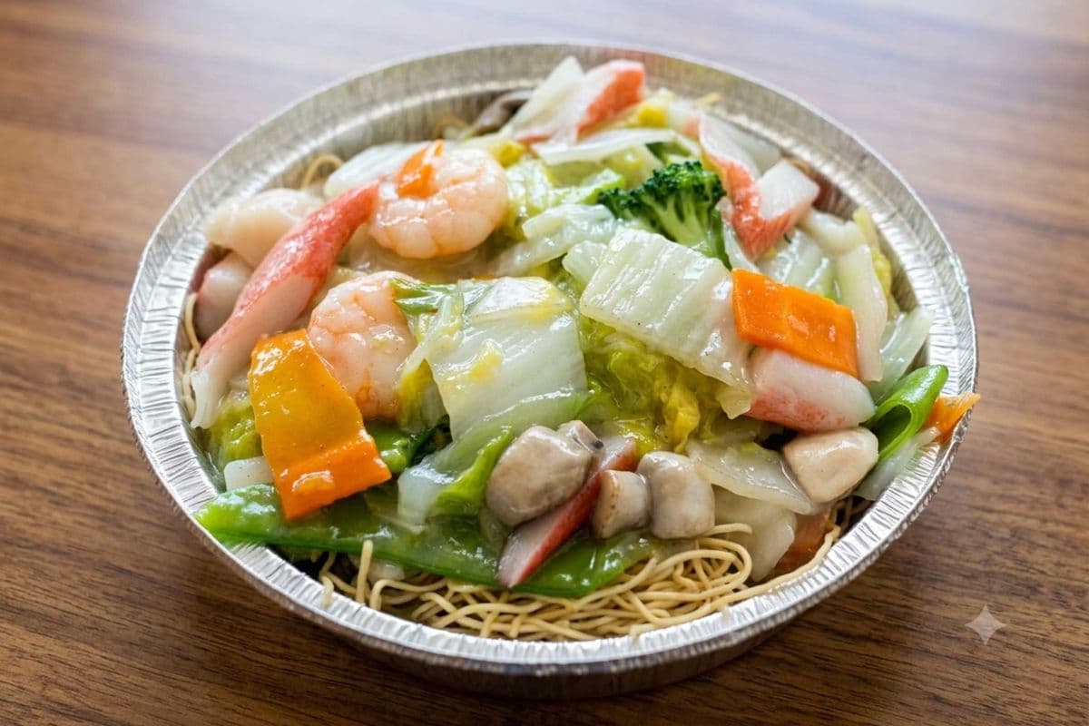 S7. Seafood Cantonese Chow Mein