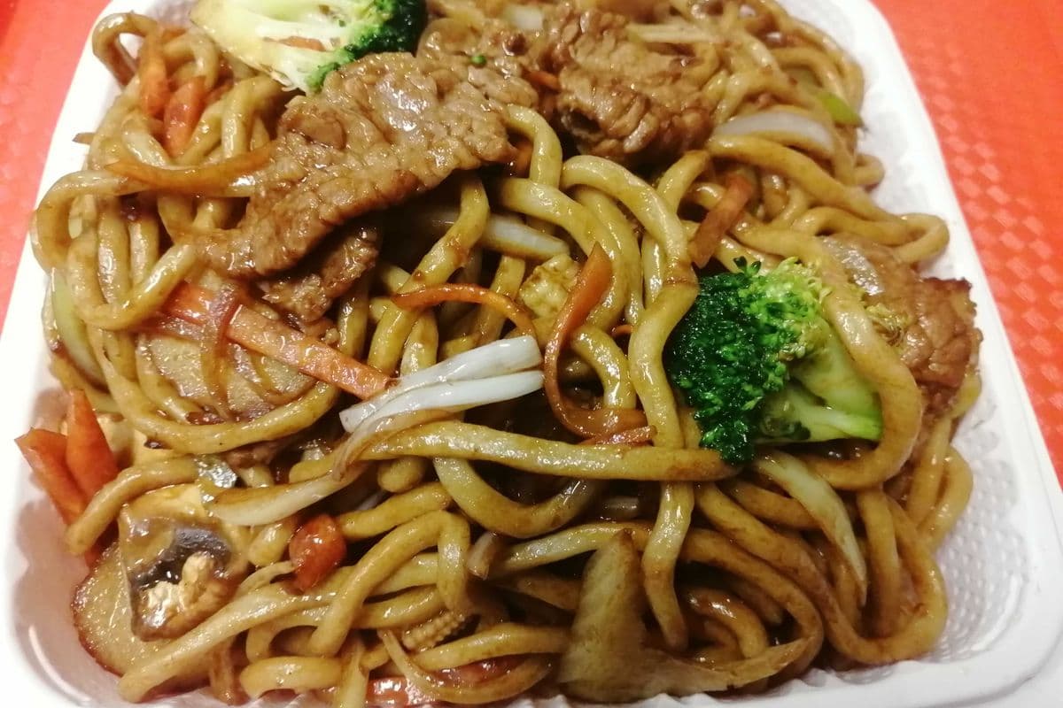 N105. Beef with Vegetables Fried Noodle