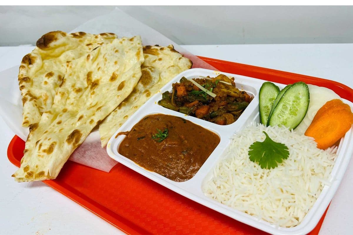 CHICKEN CURRY NAAN COMBO