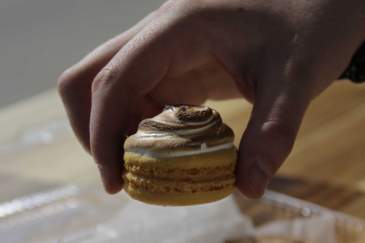 Lemon Meringue Macaron