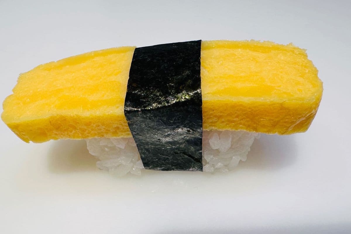 E11.Tamago Sushi (Egg Roll)