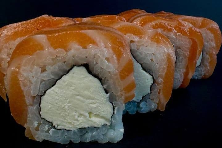 Philadelphia Light Roll (8 pcs)