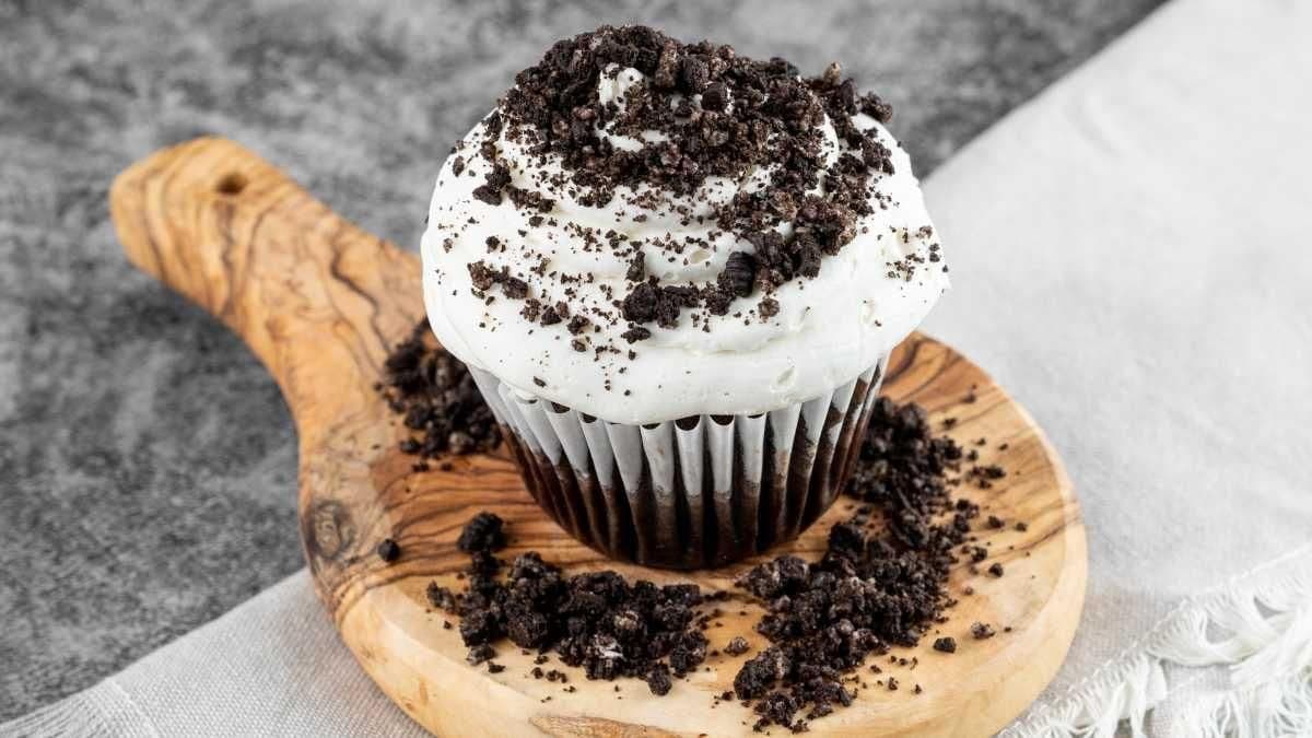 4-Pack Cookies & Cream Cupcake