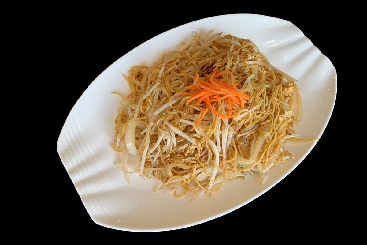 104. Fried Cantonese chow mein with Bean Sprouts and Egg