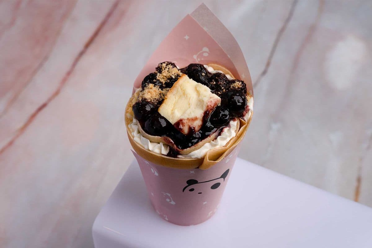 Blueberry and Cheesecake 藍莓乳酪可麗餅
