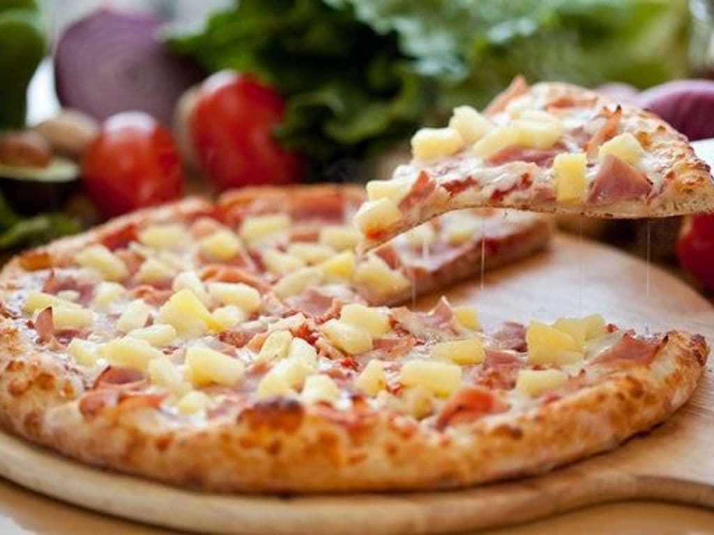 Sm "Ham & Pineapple Pizza"