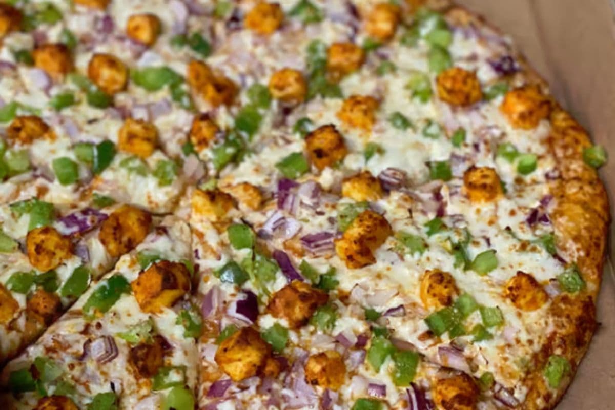 Small-Sized Shahi Paneer Pizza