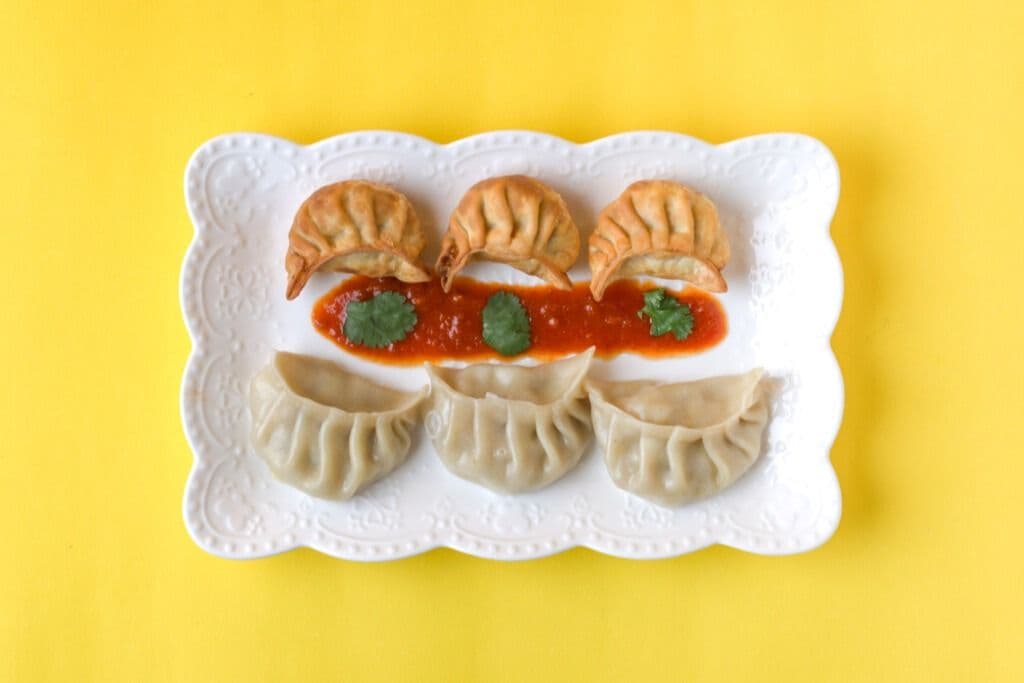 Vegetable Momos (6 pcs)