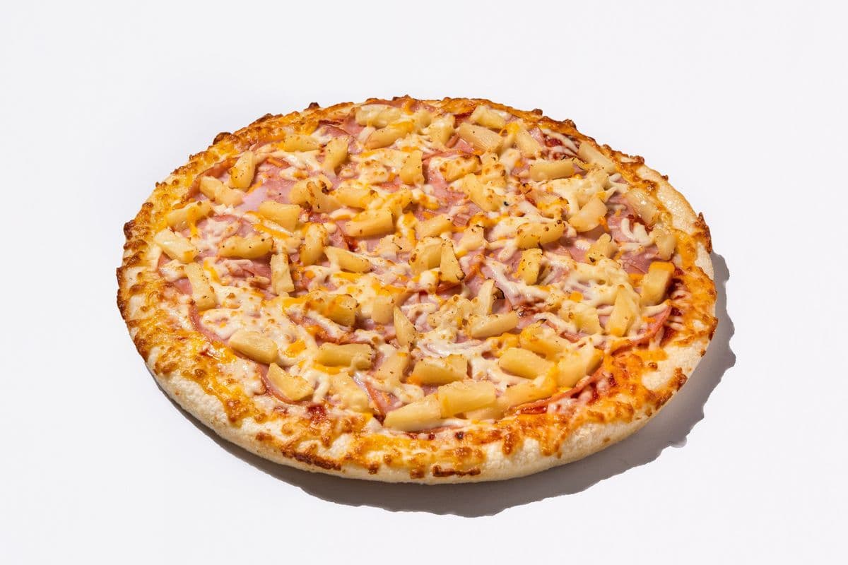 18" X-Large Tropical Hawaiian Pizza