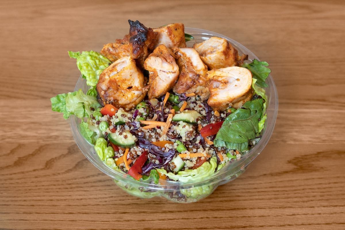 Salade de repas quinoa végétarienne / Vegetarian Quinoa Salad Meal