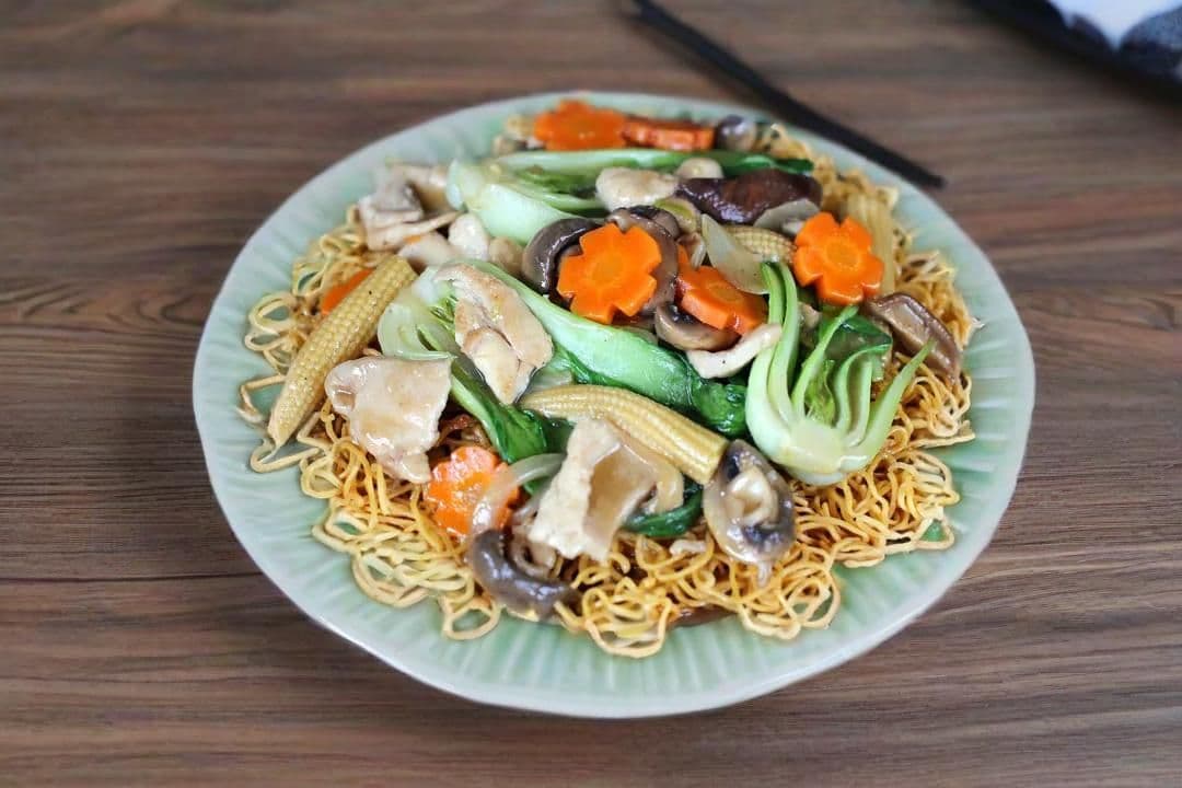 Veggie Crispy Chow Mein / 什菜炒麵