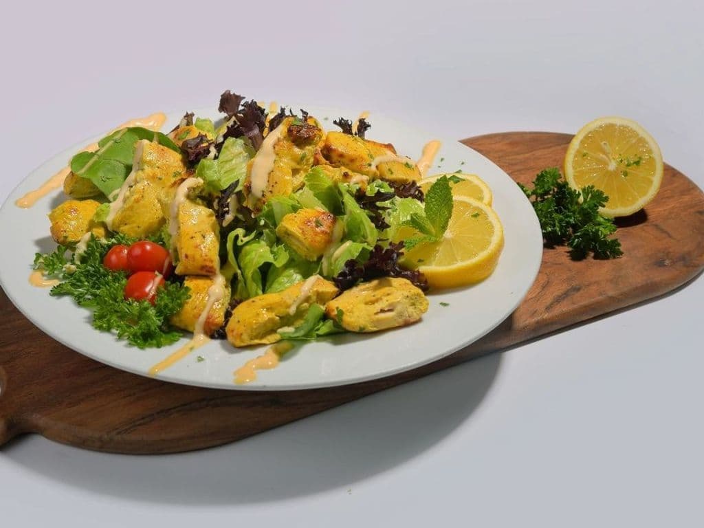 Chicken On Saladسالاد مرغ