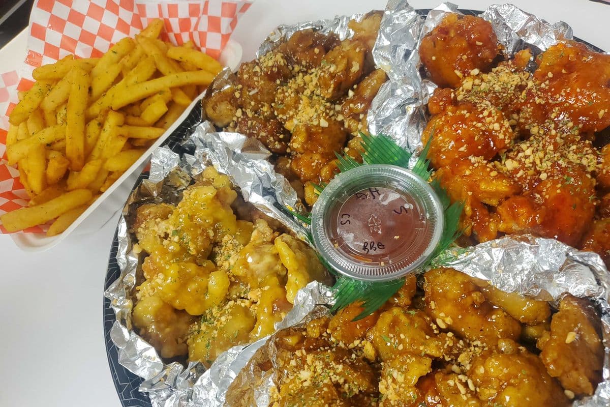 Korean fried chicken(Boneless) n Fries platter for 5 to 6 people