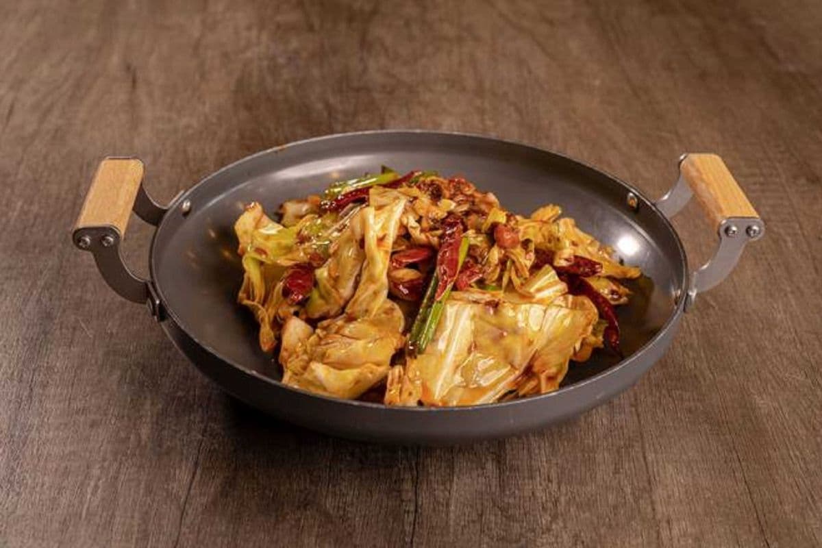 Griddle Cabbage with Pork 干锅手撕包菜