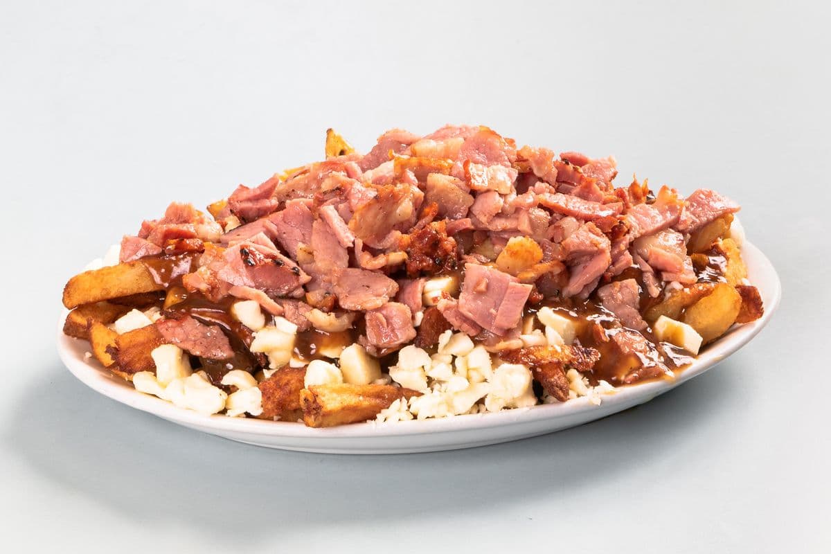 Poutine à la viande fumée moyenne / Medium Smoked Meat Poutine