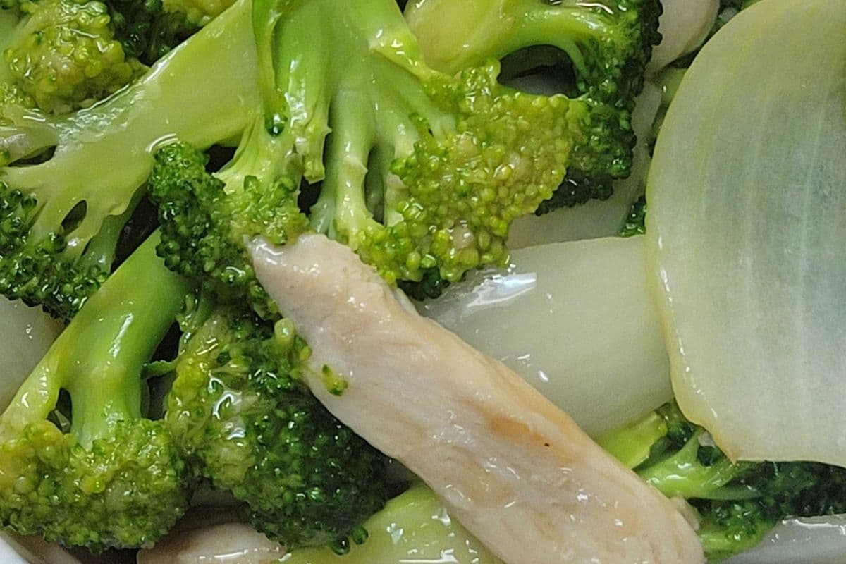 Poulet au brocoli/ Chicken with Broccoli