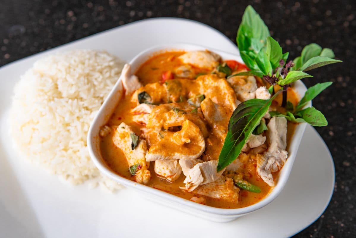 Thai Curry with Chicken on Steamed Rice