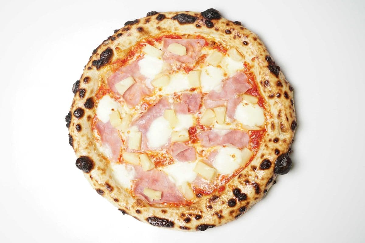 18" Hawaiian Pizza
