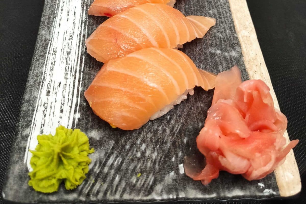 Sake (Salmon) Nigiri (2 pcs)