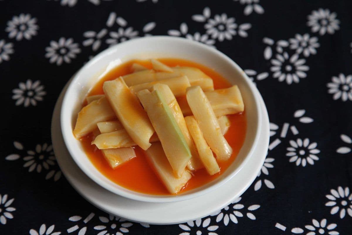 Y9. Spicy Bamboo Shoots ( L )