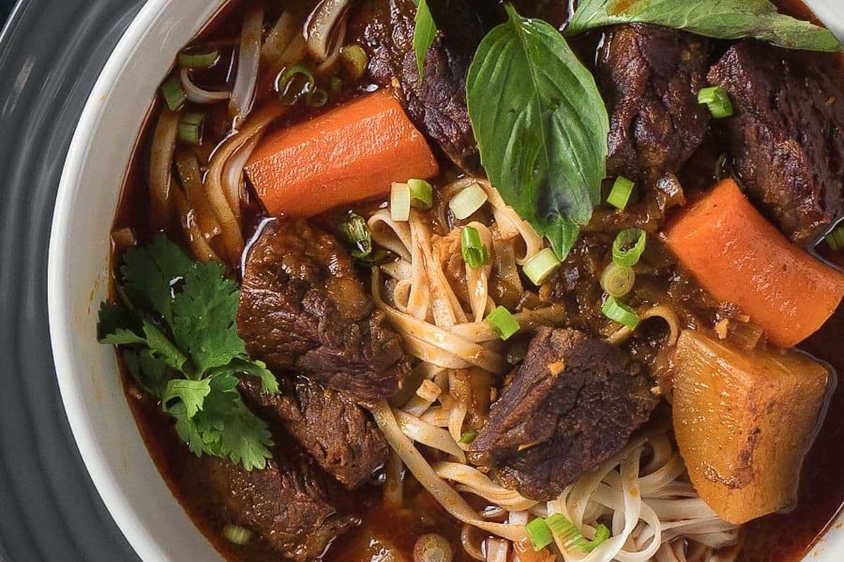 8. Saigon Beef Stew Deluxe Combo