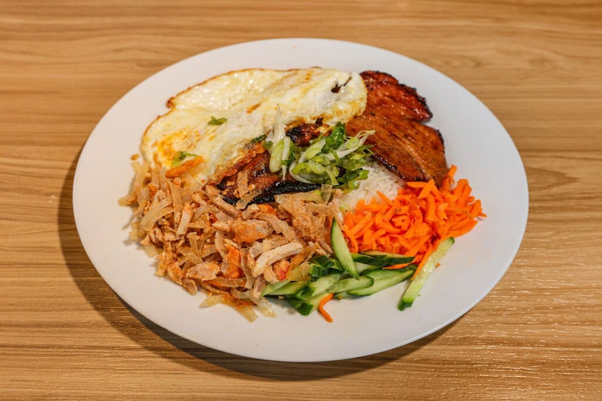 47. Grilled Pork Chop (1 pc), Shredded Pork, and Eggs (2 pcs) on Steamed Rice