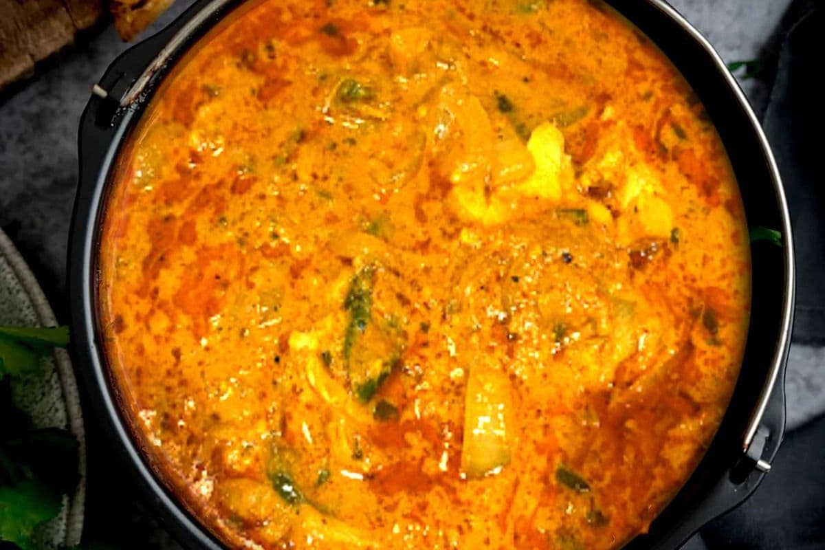 Tawa Chicken (Semi Gravy)