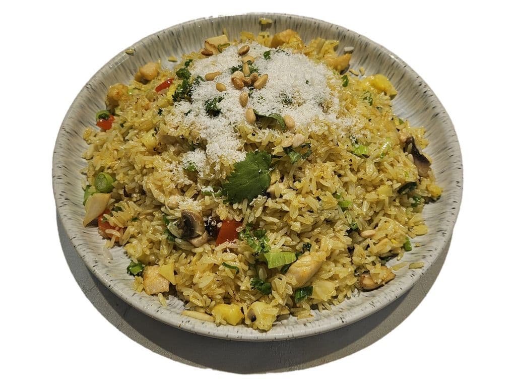 915 Curry pineapple fried rice