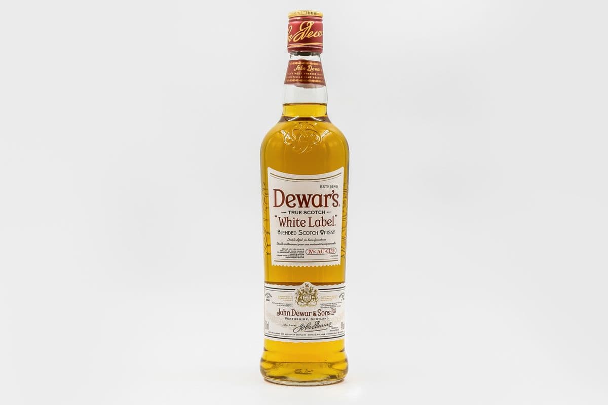 Dewar's White Label Scotch Whiskey (1 x 750 ml)