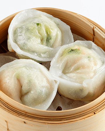10. Steamed Dumplings with Prawns and Pea Leaves 10. 鮮蝦豆苗餃