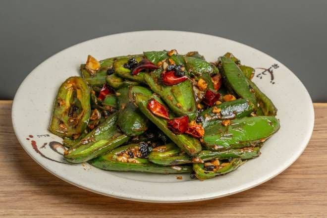 Stir-Fired Green Pepper (菜)虎皮尖椒