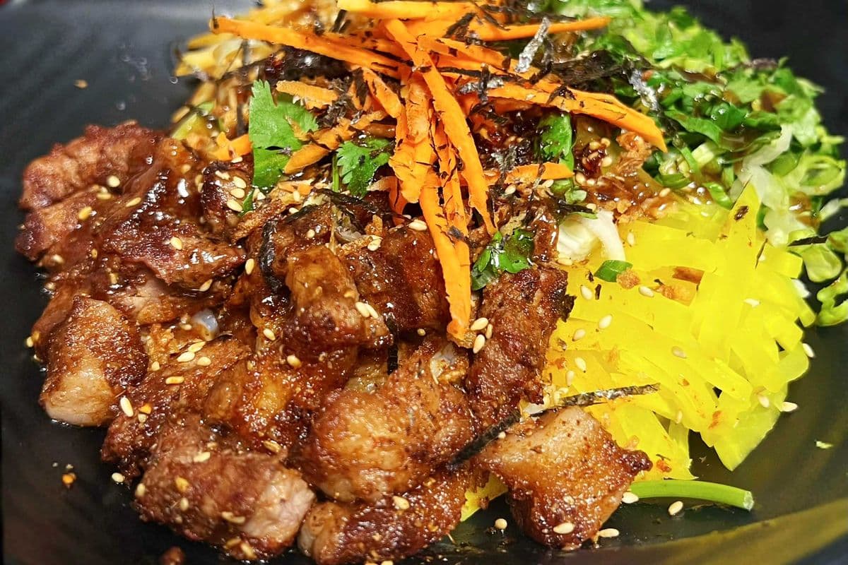 Street Style BBQ Rice Bowl /街头烤串拌饭