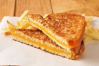 KID'S GRILLED CHEESE SANDWICH