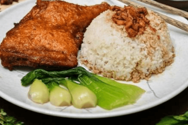 Fried Chicken Thigh and Leg on Rice 老街大大雞腿飯