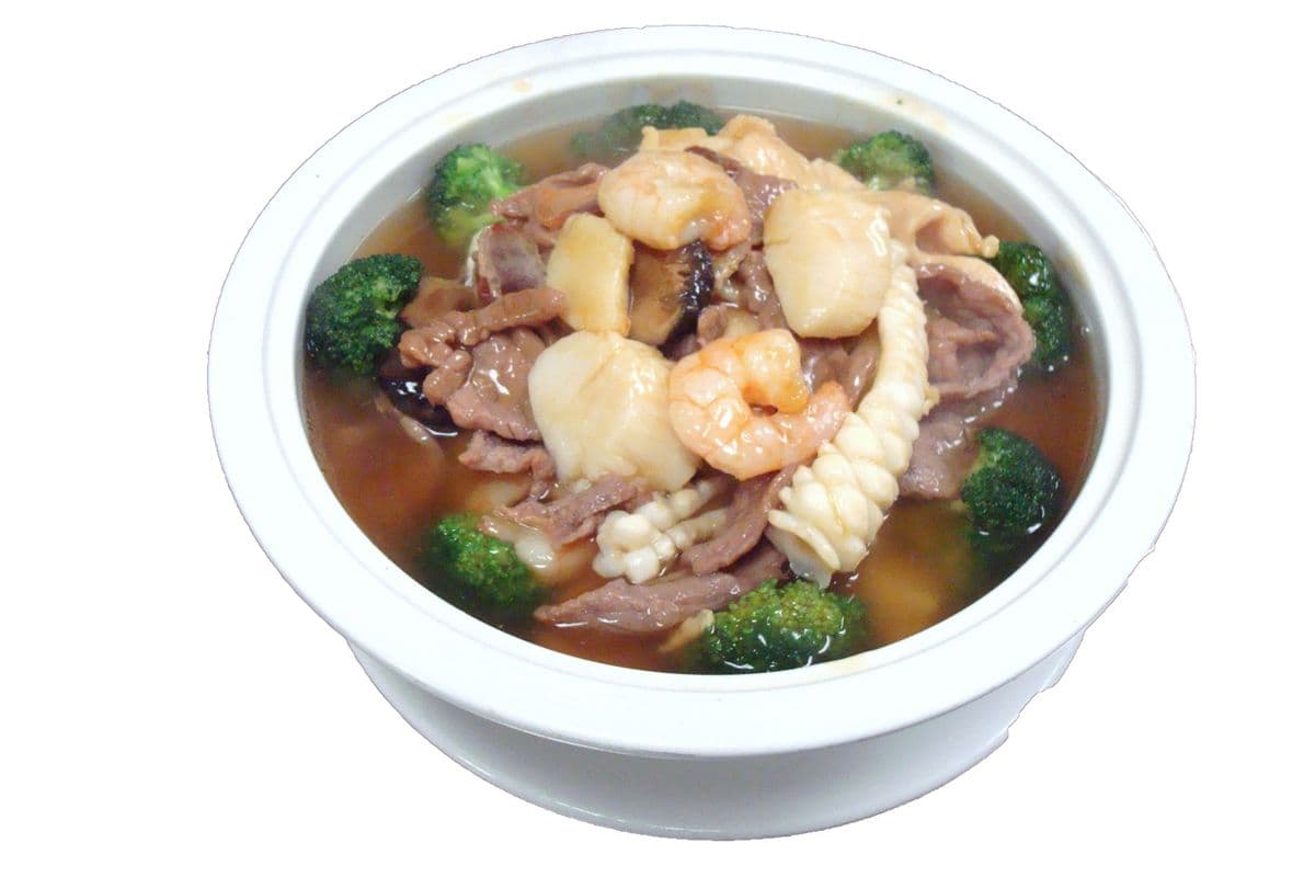303. Cantonese-Style Noodle in Soup (XL) 楊洲窩麵