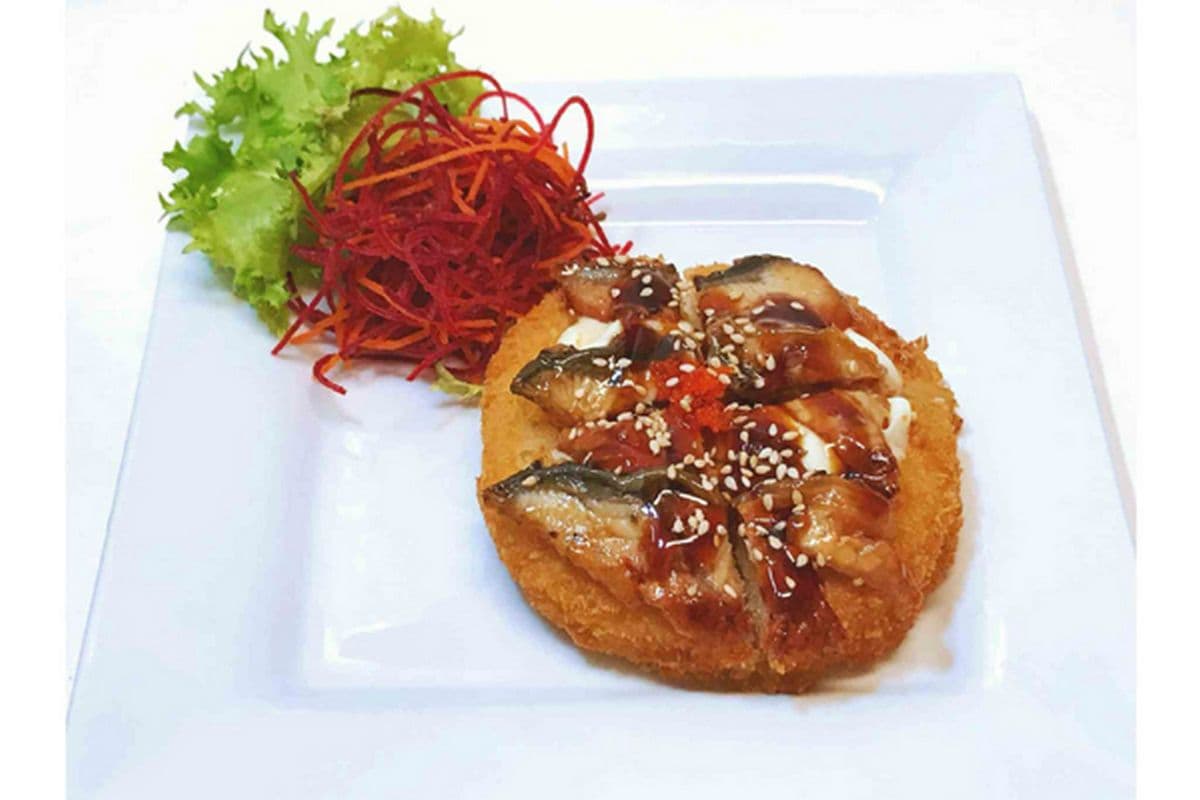 P4. BBQ Eel Sushi Pizza