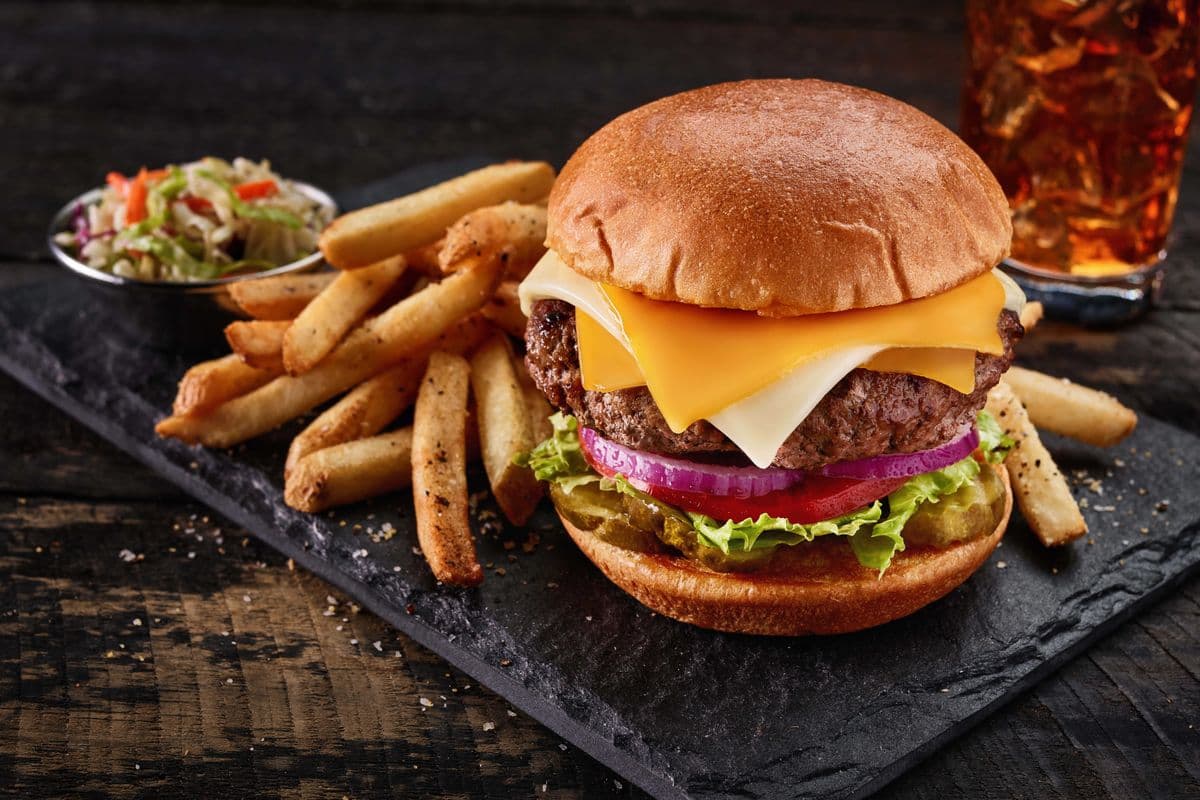 THE HALF POUND CHEESY BURGER