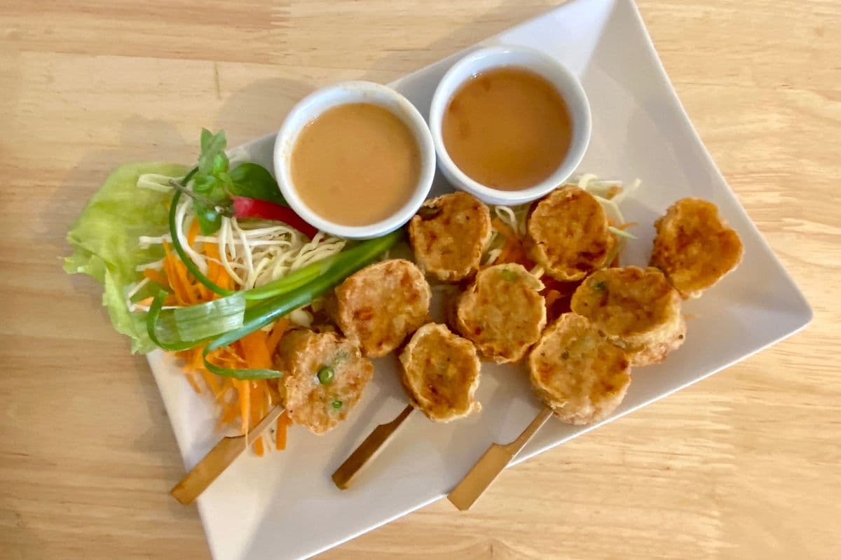 Deep Fried Chicken Rolls (Kai Jo) 3 Skewers