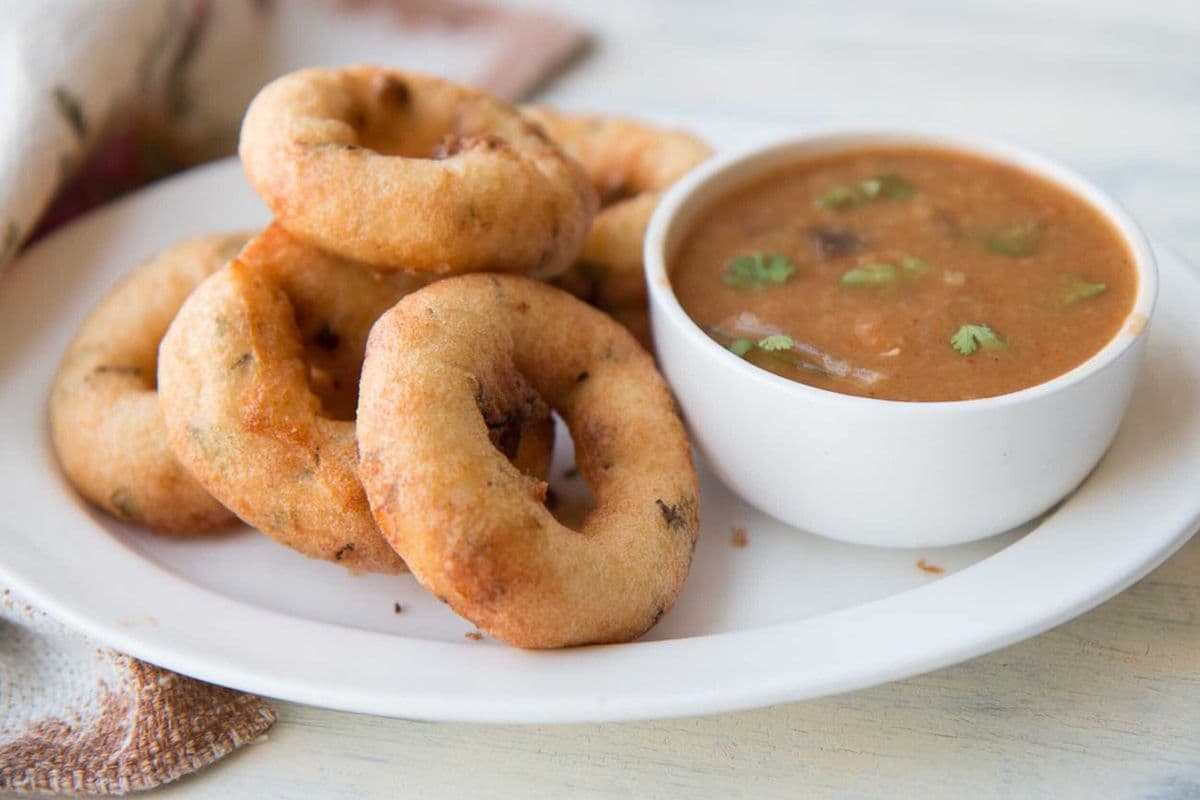 Uzhunnu Vada (Medu Vada)