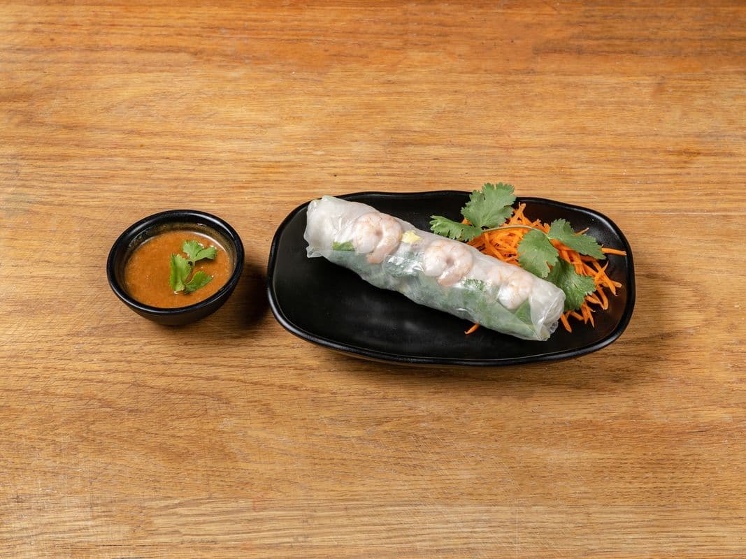 55. Rouleau de printemps au porc laqué et aux crevettes / Glazed Pork and Shrimp Spring Roll