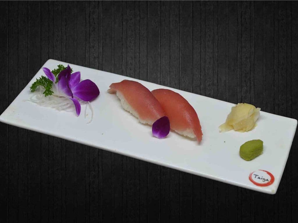 Tuna Sushi (2pcs)