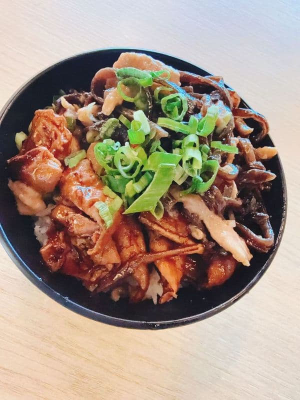 Self-selected rice (two toppings) / 自选米饭(两个浇头)