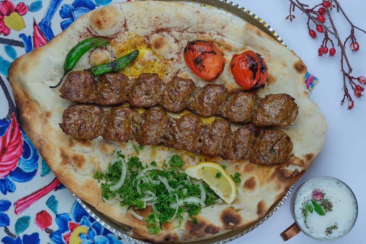 Loghmeh and Hot Bread (2 Skewers)