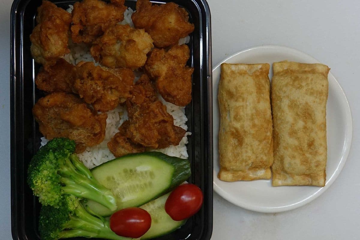 A02. Poulet général Tso / General Tso's Chicken