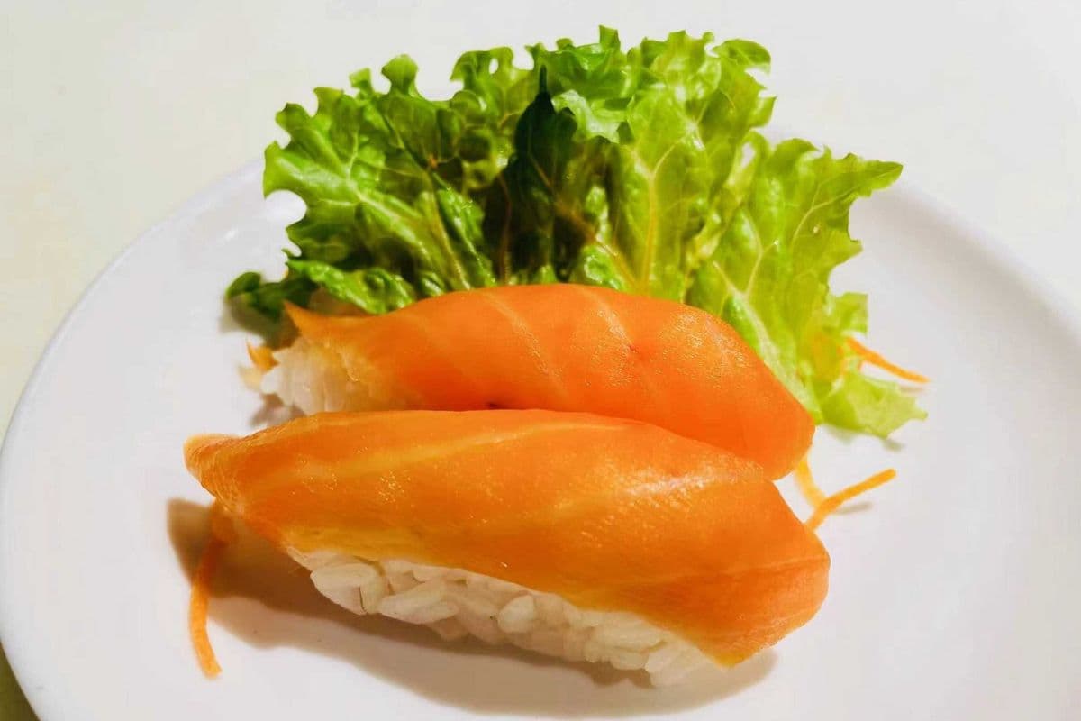 B02 Saumon Fumé / Smoked Salmon (2 mcx/pcs)