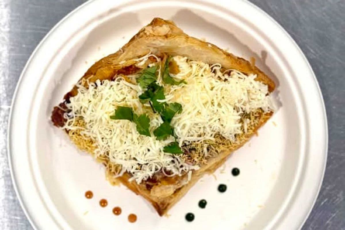 Paneer Puff Chaat with Cheese