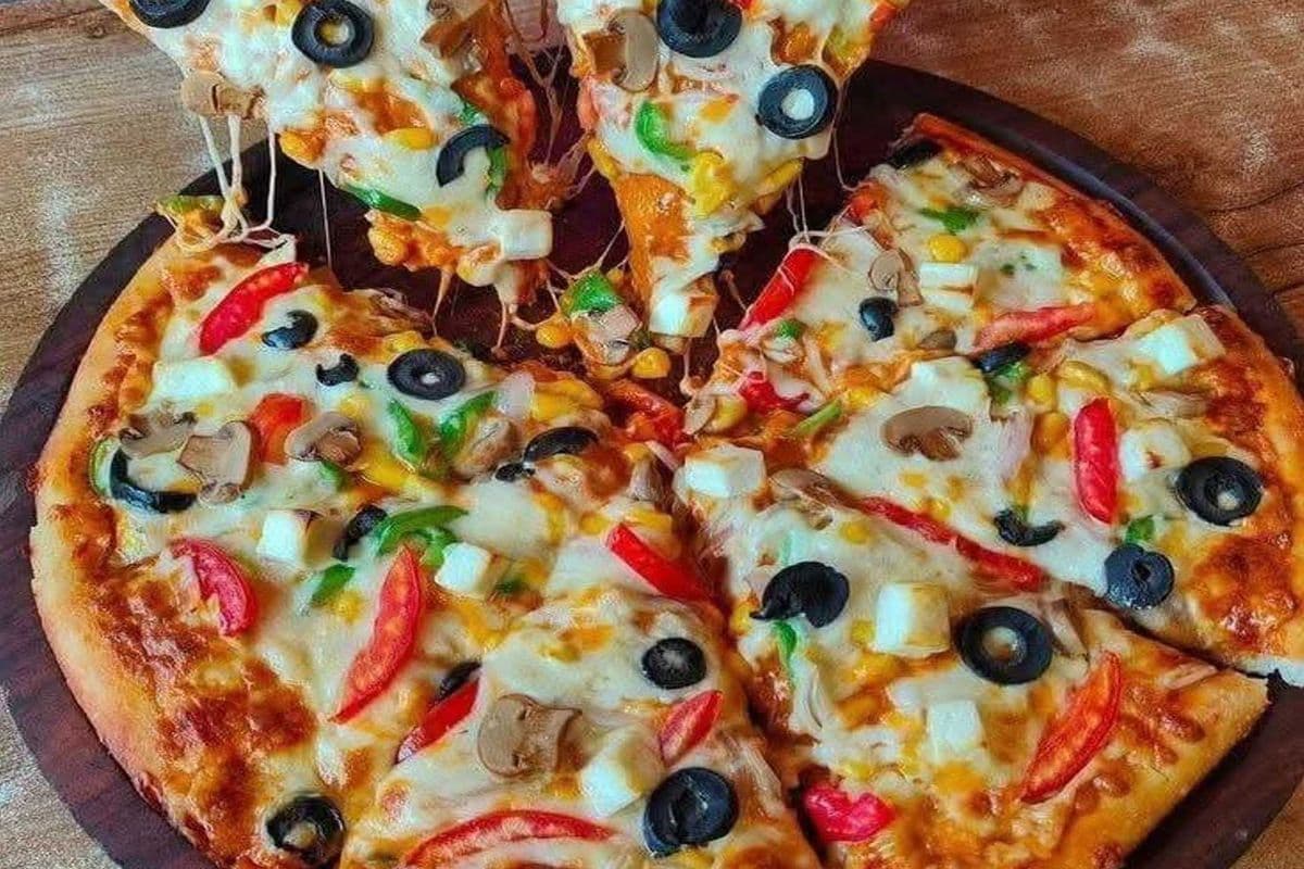 20. 12" Medium Desi Vegetarian Pizza