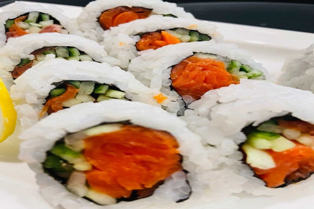 Smoke Salmon Roll