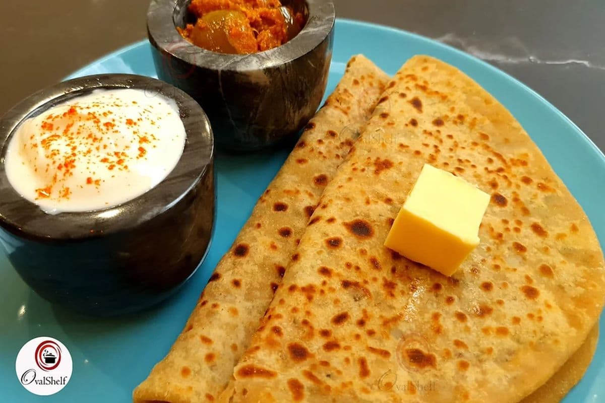 Aloo Paratha with Dahi (2 pcs)