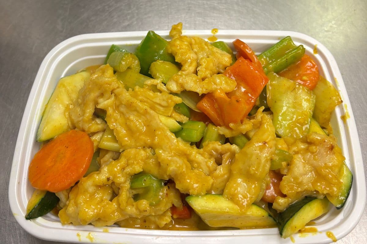 C7. Chicken with House Special Curry Sauce